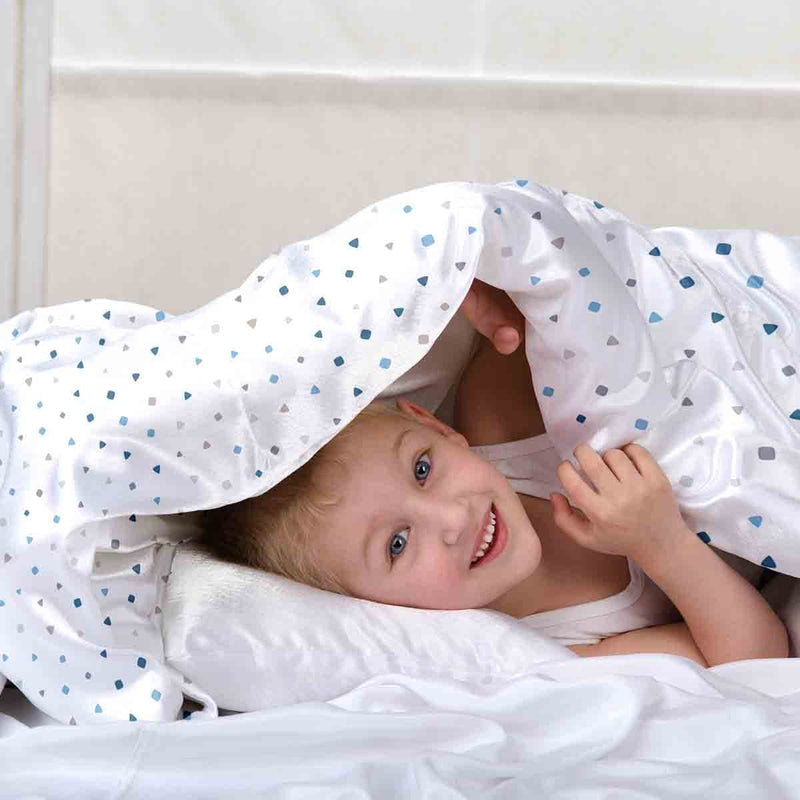 Therapiedecken Bettwäschen Set Weiß mit kleinen blauen Formen